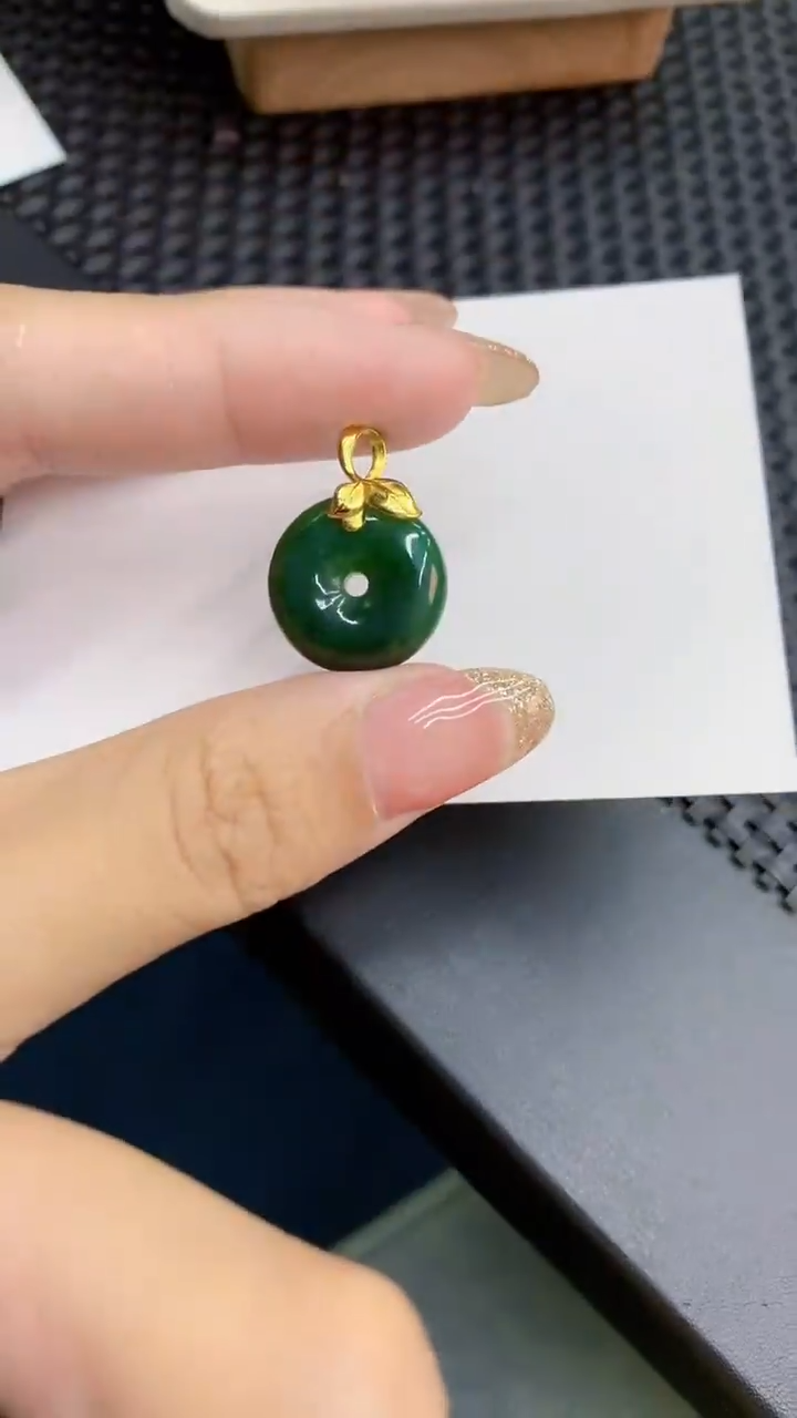 【闪购商品】翡翠银S925镶嵌颈饰            8