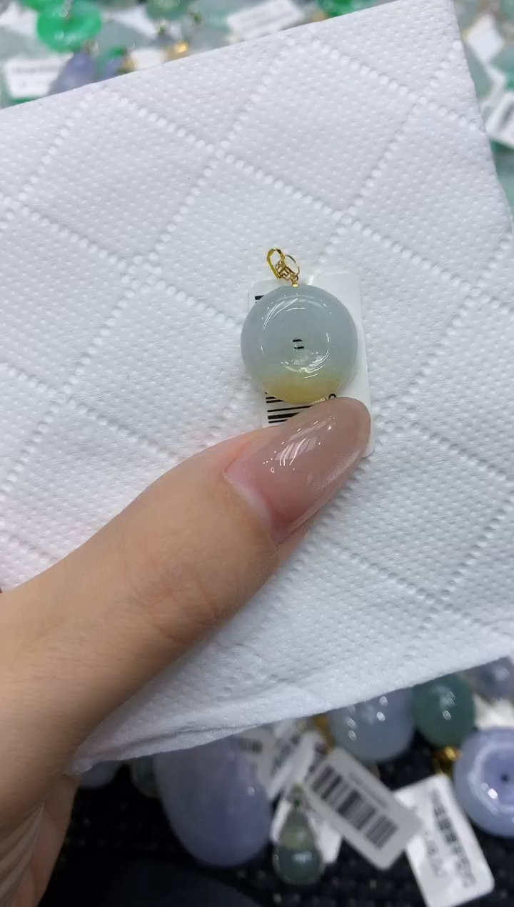 翡翠18K金镶嵌颈饰111111111111