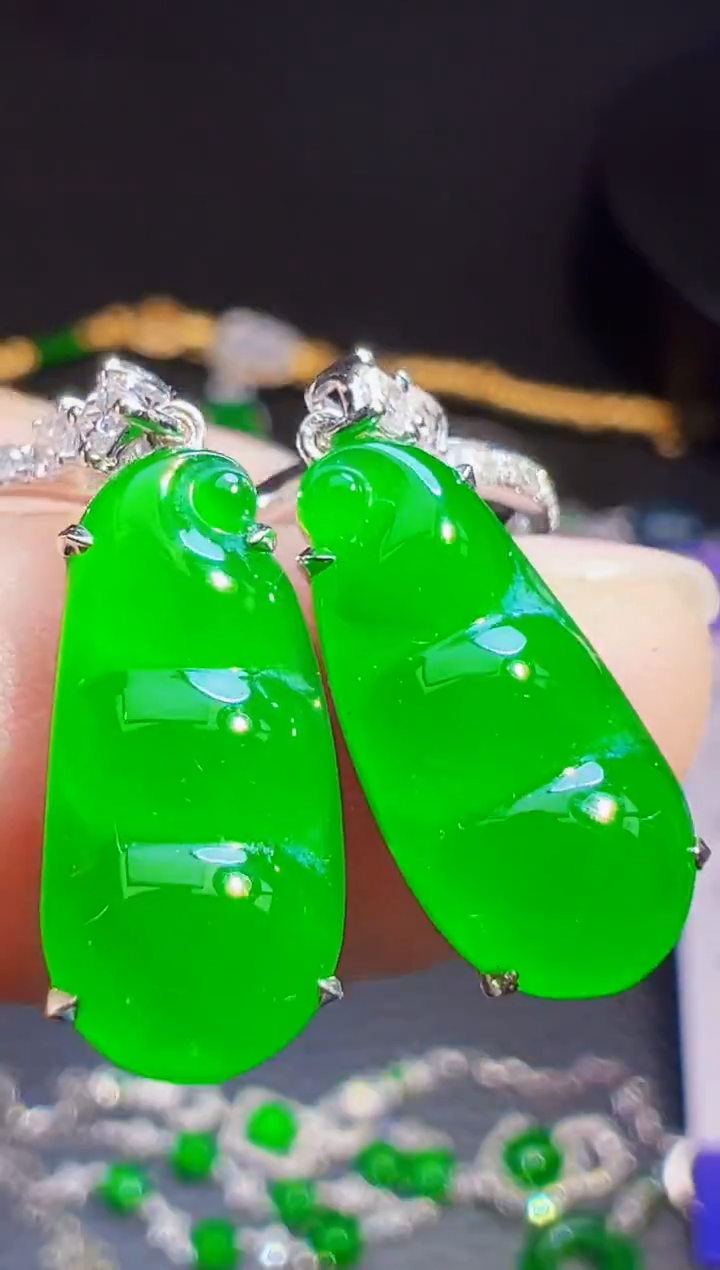 18K金镶嵌翡翠耳饰藍*翡翠