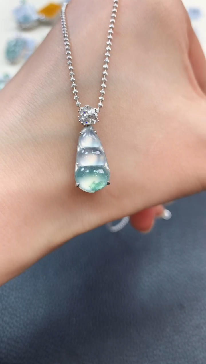 【闪购商品】翡翠吊坠(不含链)18K金镶嵌n37       
