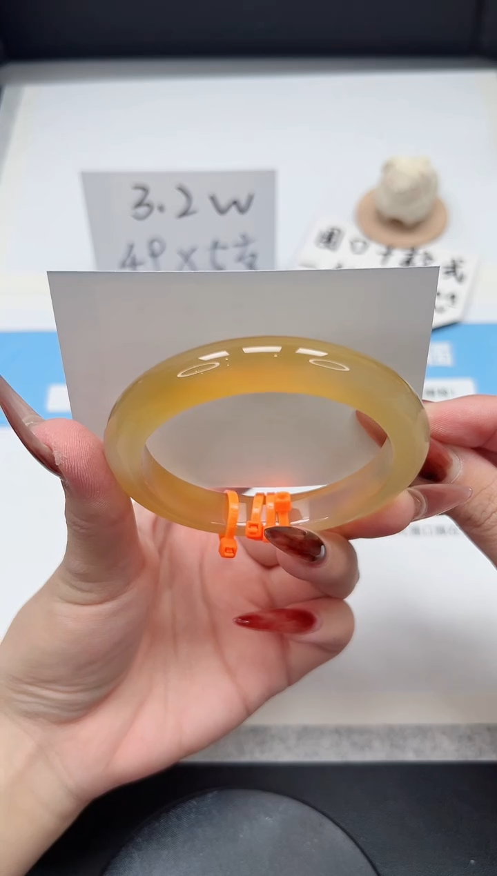 【闪购商品】玛瑙/玉髓手镯未镶嵌71/香槟60