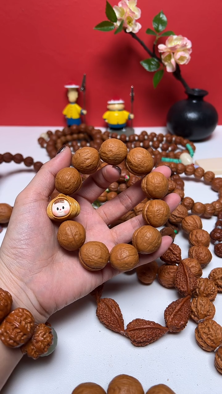 【闪购商品】文玩核桃手串汉堡 野生小秋子