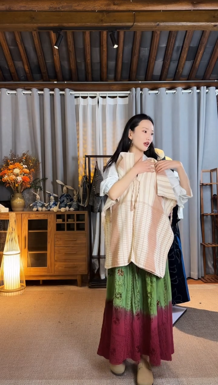 【闪购商品】设计师款双V领条纹短袖