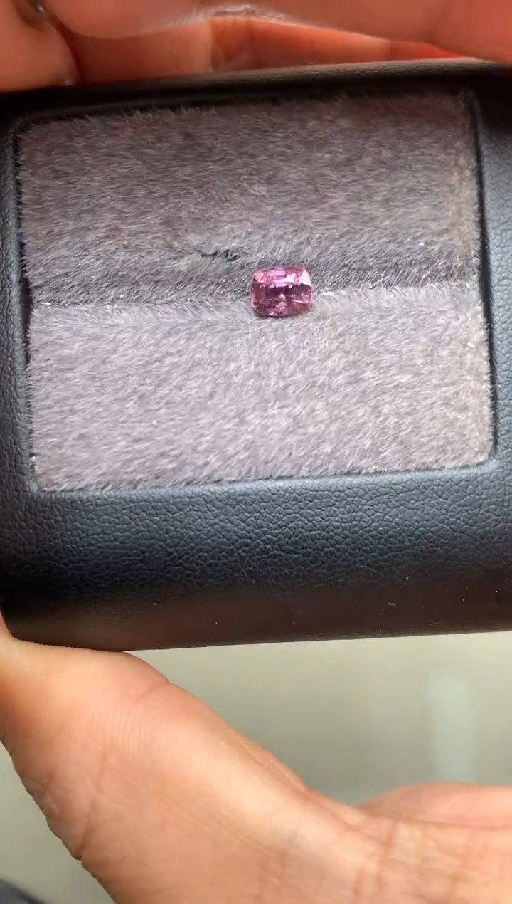 【闪购商品】定制尖晶石裸石未镶嵌枕型 紫色调尖晶石 0.92ct