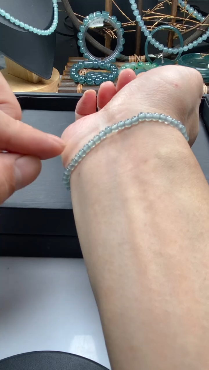 【闪购商品】翡翠手串未镶嵌多样性发货56颗卡3.3