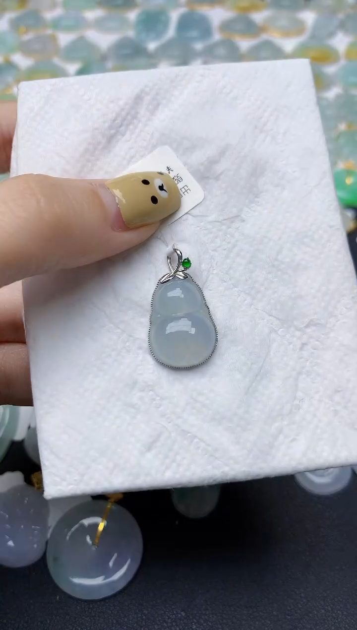 翡翠18K金镶嵌颈饰天然翡翠A货