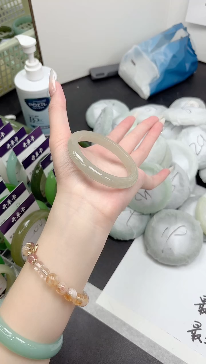 未镶嵌手镯石英质玉31-55