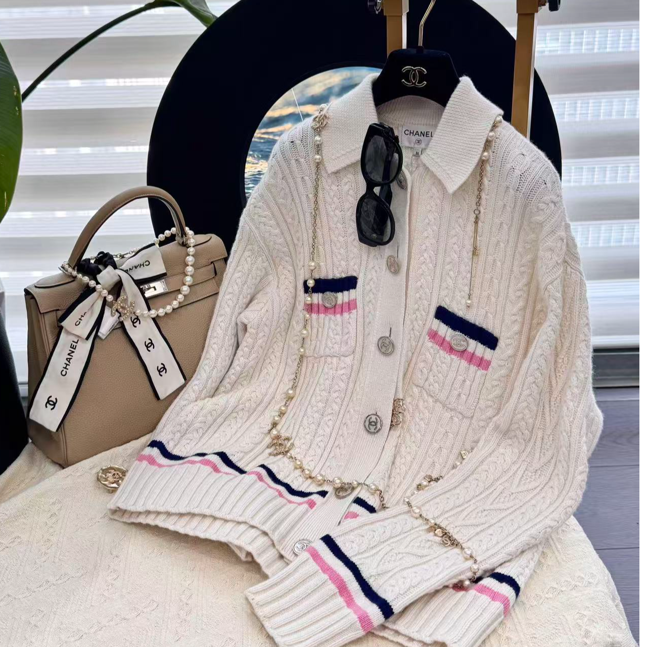 99新 Chanel/香奈儿 23P双C珐琅扣羊绒开衫36码