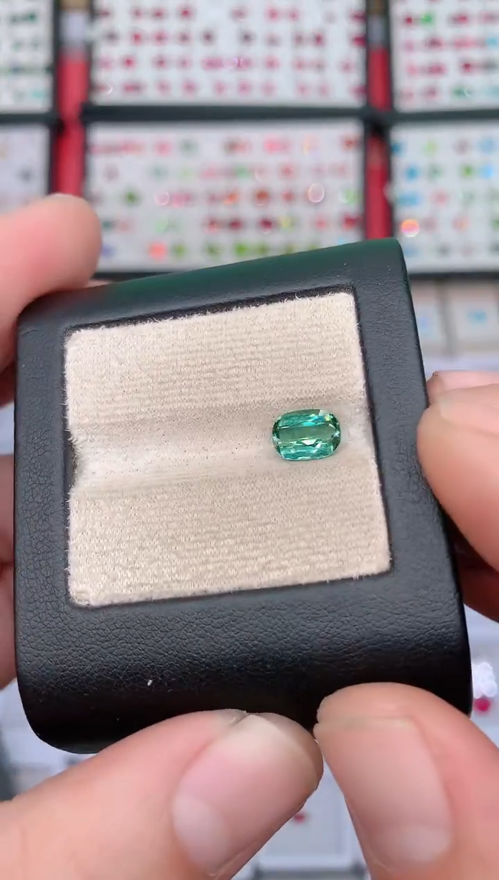 未镶嵌裸石碧玺1.55ct拉贡