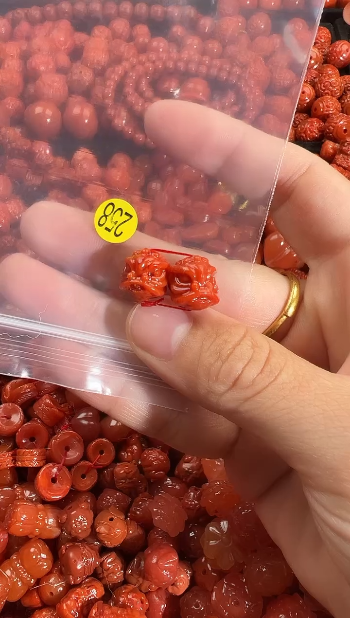 颈饰未镶嵌南红玛瑙1