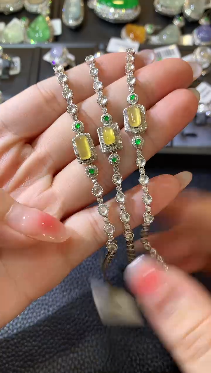 【闪购商品】翡翠手链18K金镶嵌D80 多样性发货一件