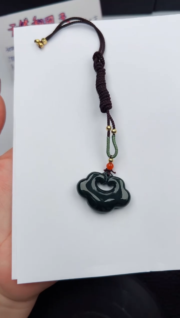 【闪购商品】和田玉吊坠(赠链)未镶嵌49微色差T49