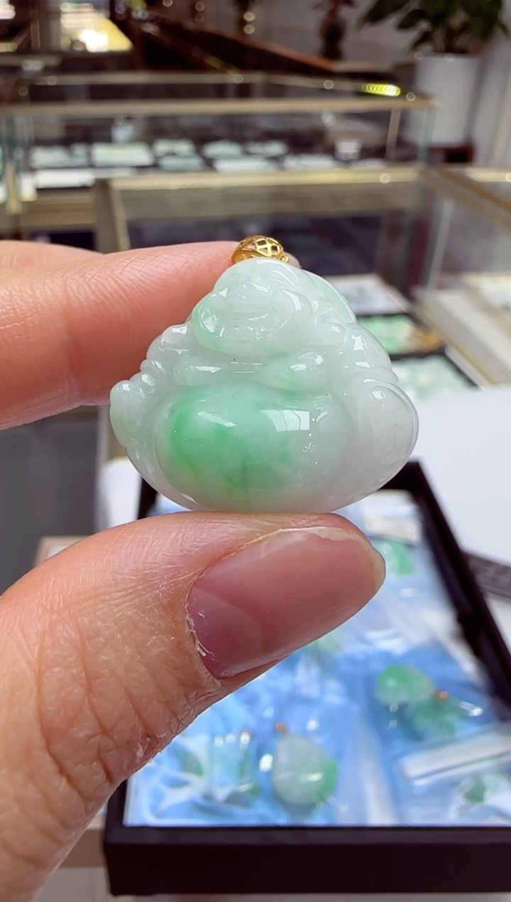 颈饰18K金镶嵌翡翠佛公