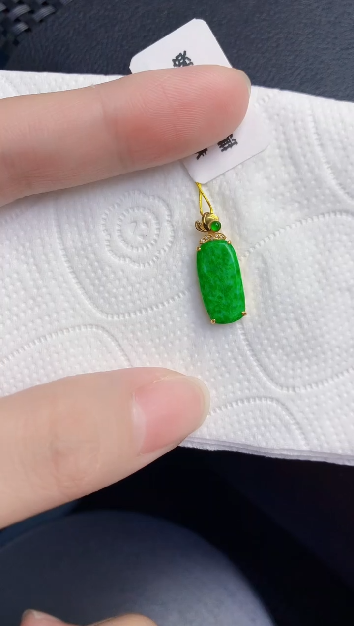 颈饰18K金镶嵌翡翠天然翡翠缅甸A货