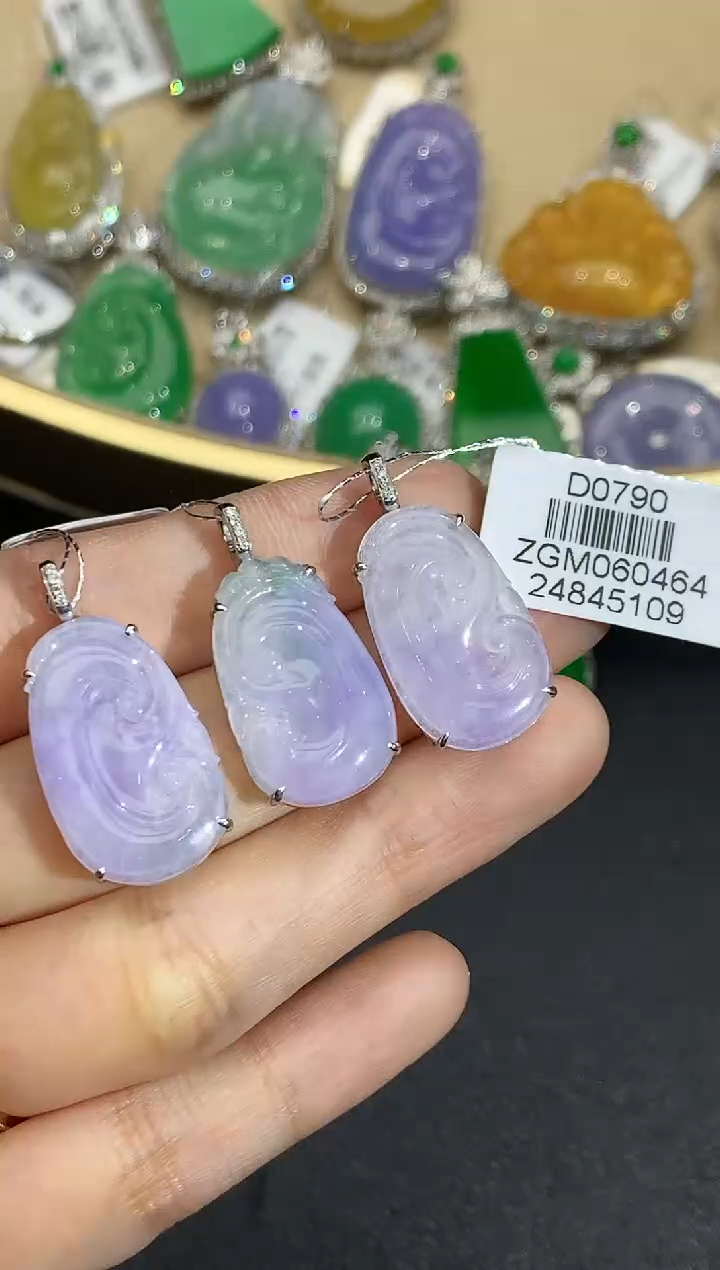 【闪购商品】翡翠吊坠(不含链)18K金镶嵌4593多样性发其一