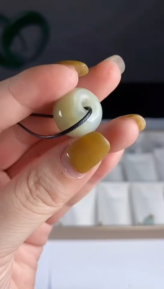 翡翠未镶嵌颈饰0000000000000000