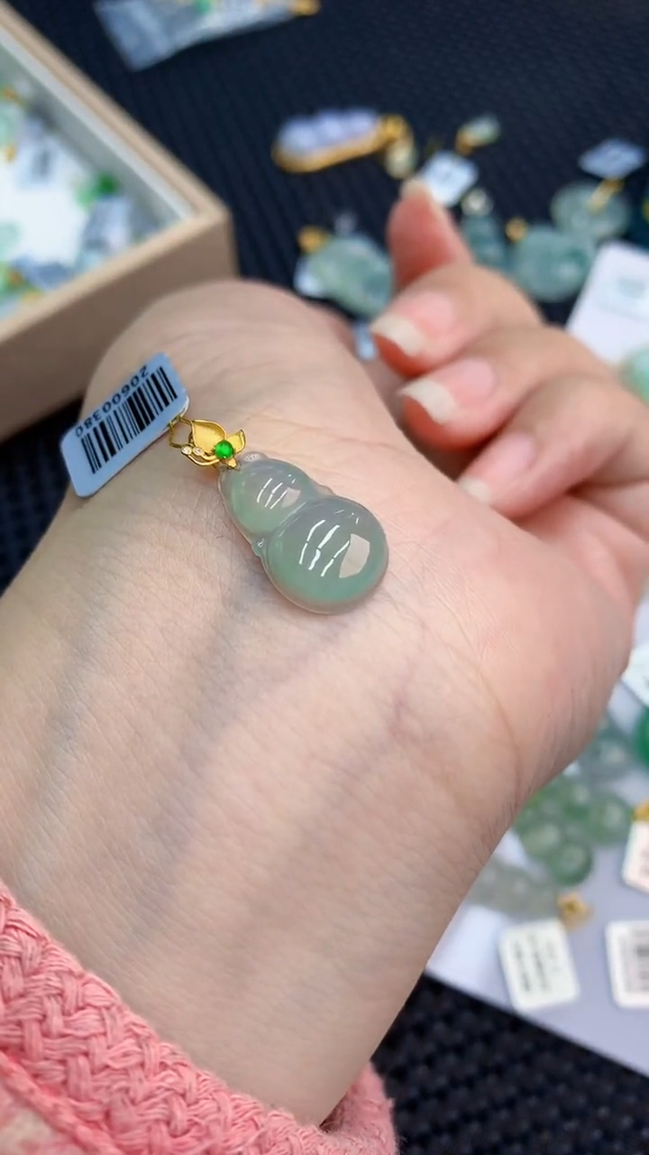 【闪购商品】翡翠颈饰18K金镶嵌            8