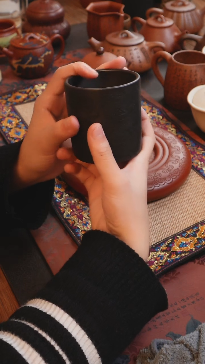 茶杯紫砂石黄扳指杯 双龙戏珠