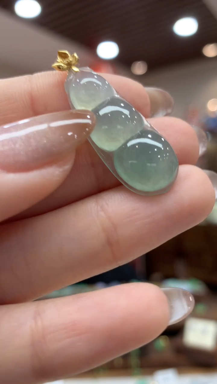 【闪购商品】翡翠吊坠(不含链)18K金镶嵌豆子