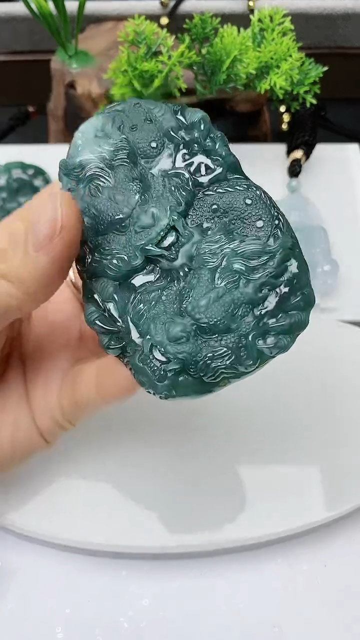 【闪购商品】翡翠颈饰未镶嵌          