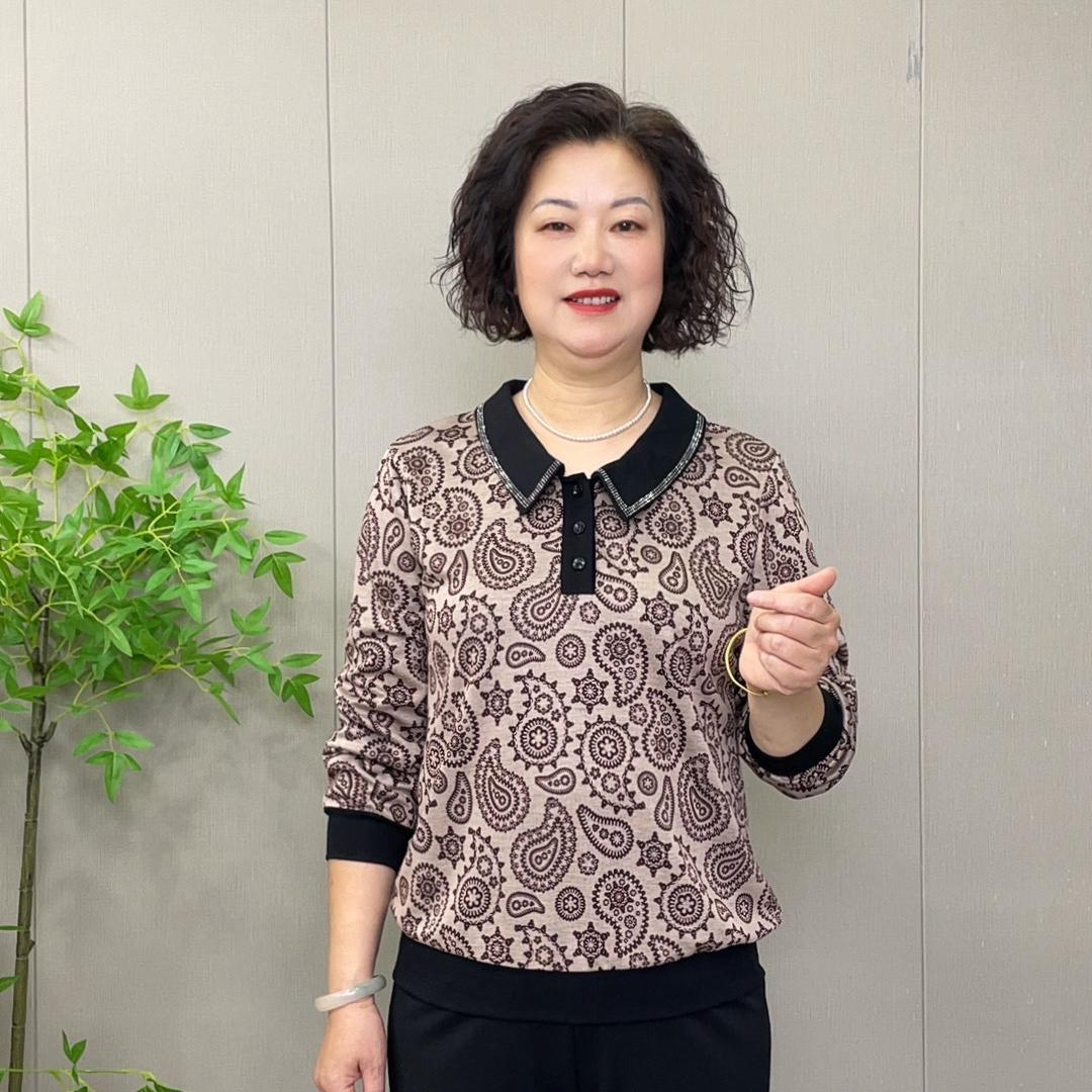 2025秋季新款长袖时尚洋气百搭显瘦中老年潮流宽松翻领妈妈装小衫