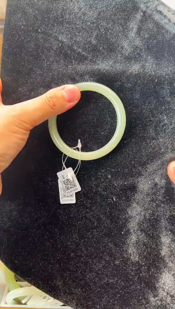 【闪购商品】和田玉手镯未镶嵌手镯