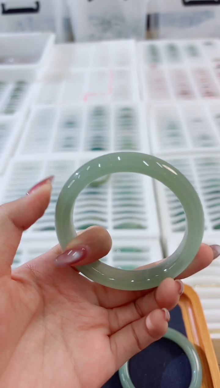 未镶嵌手镯石英质玉138-56D