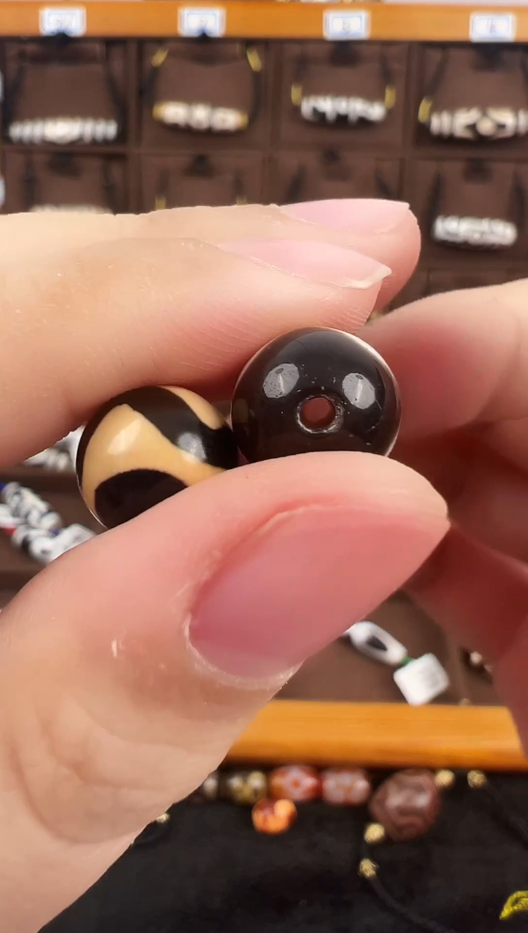 玛瑙/玉髓（覆膜）颈饰未镶嵌95.（微瑕）