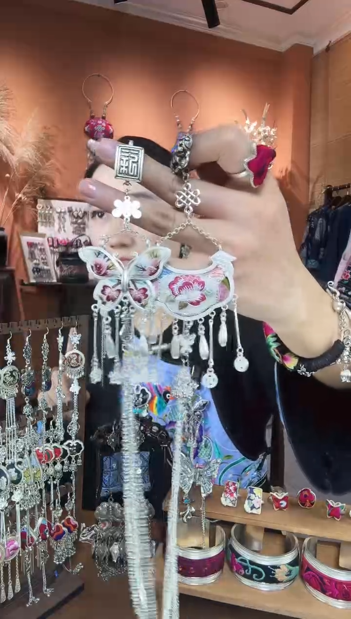 织绣纯手工民族风压襟