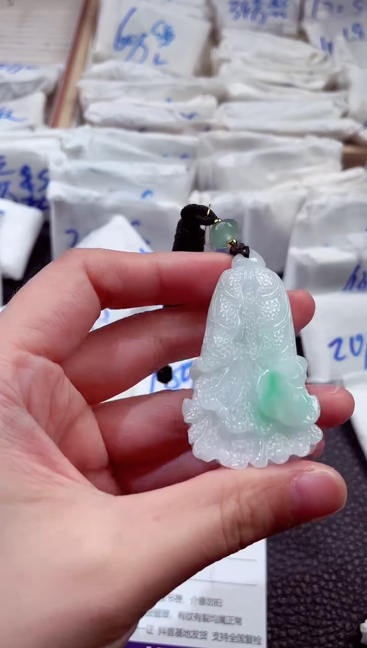 翡翠未镶嵌颈饰00008431