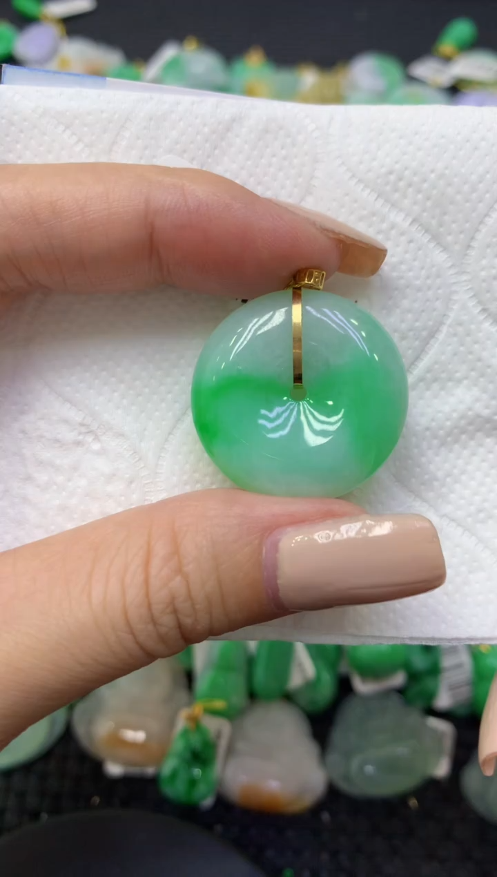 颈饰18K金镶嵌翡翠天然缅甸翡翠A货