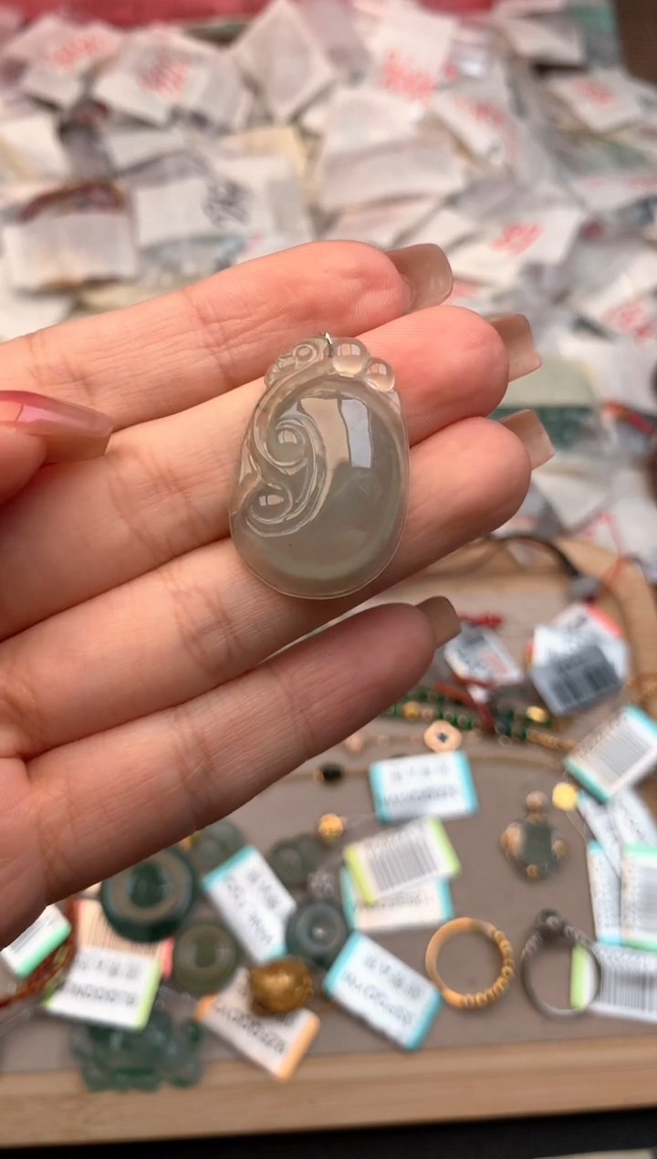 未镶嵌挂件翡翠一