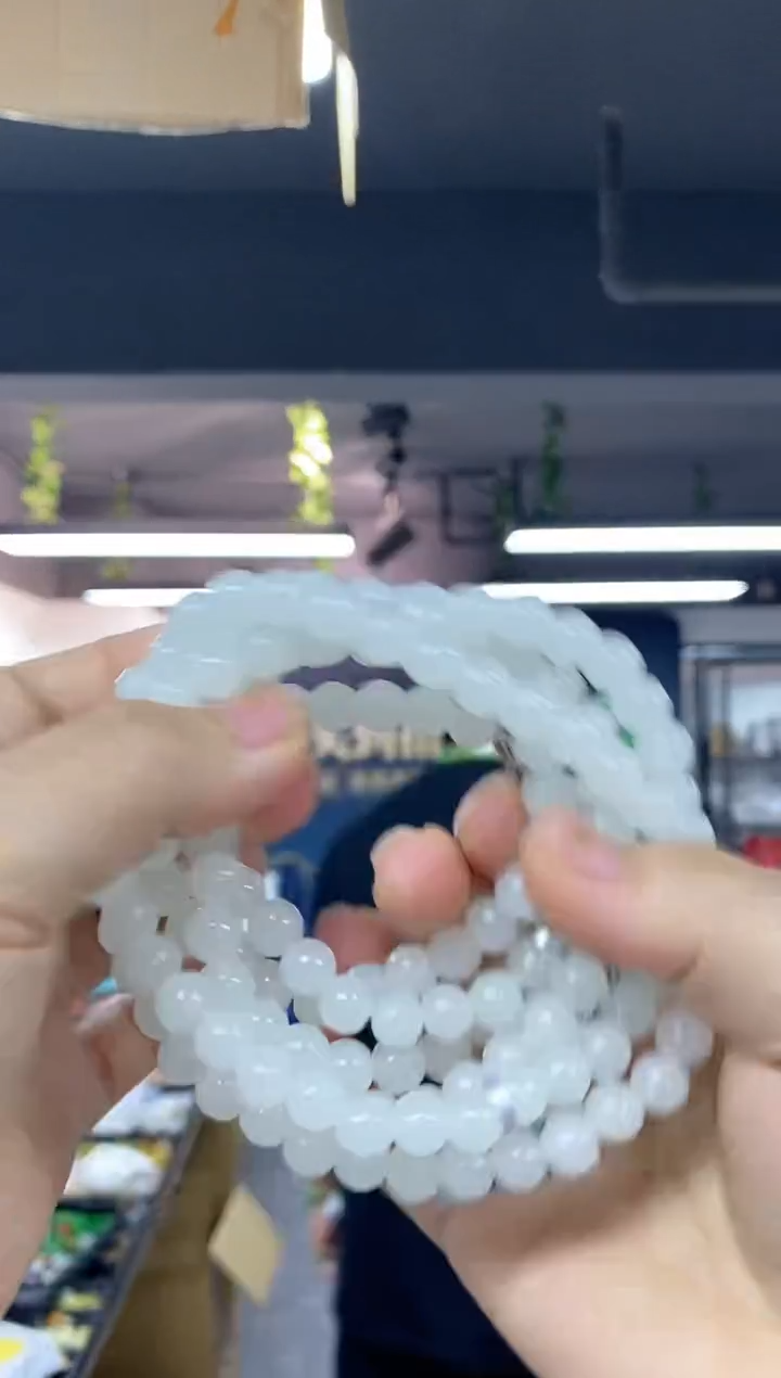 未镶嵌颈饰玛瑙/玉髓多样性发其一颜色微差