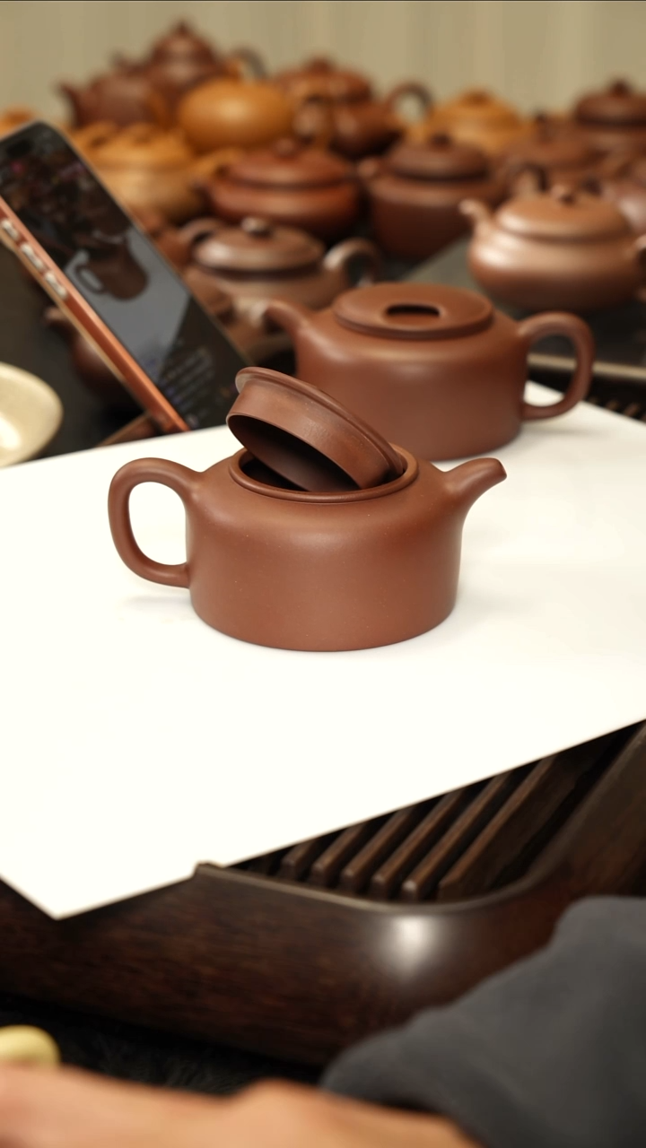 茶壶紫砂元微瑕壶身有个暗痕的牛盖