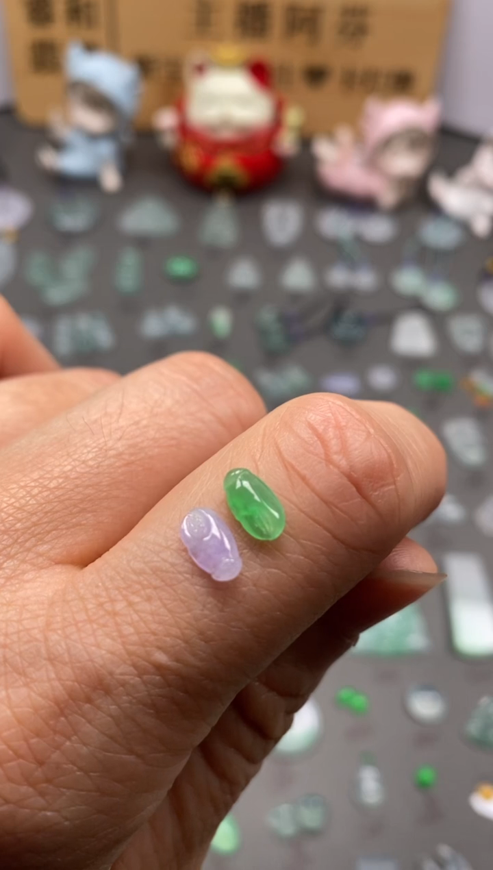 【闪购商品】翡翠颈饰未镶嵌冰紫和冰緑八方来财1对/芬