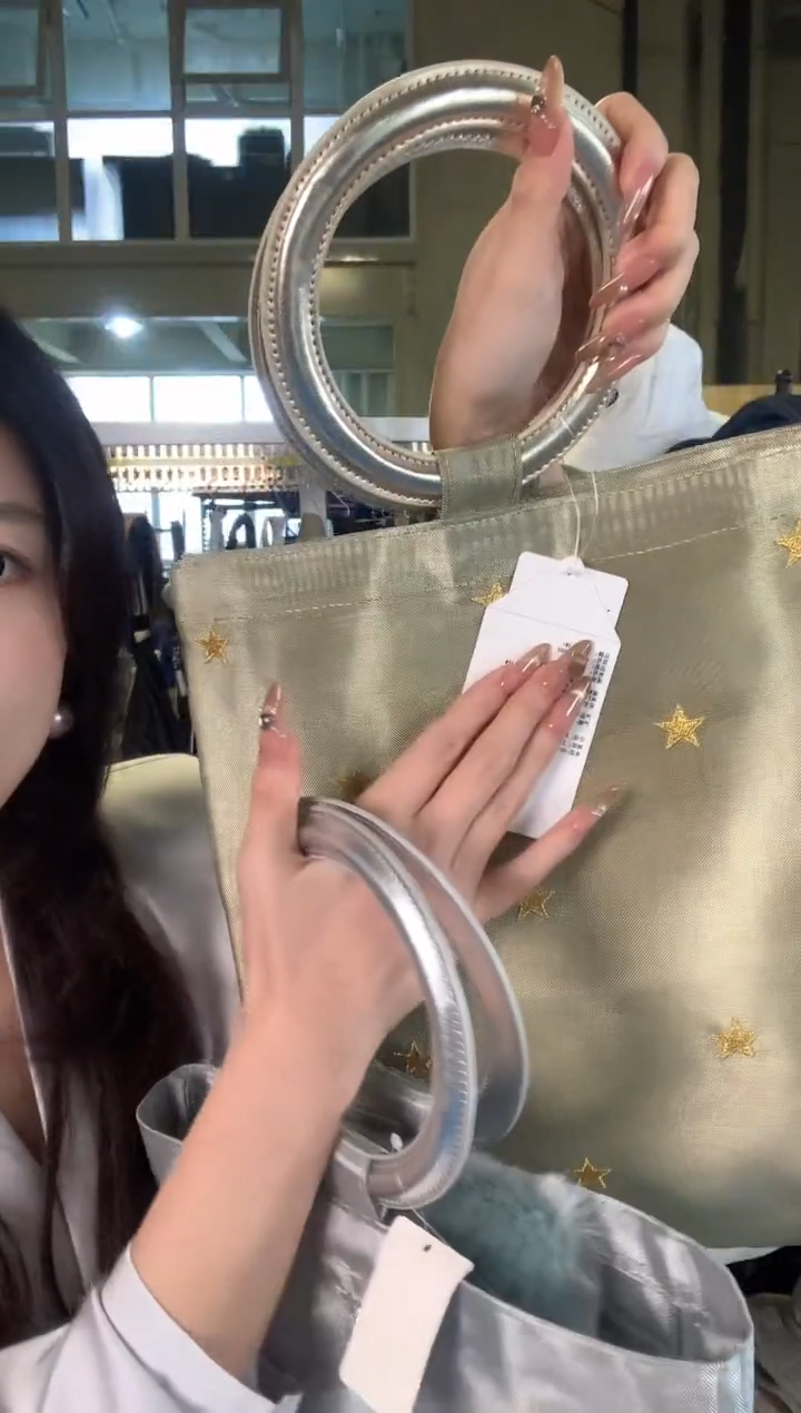 PCA152开播福利金色