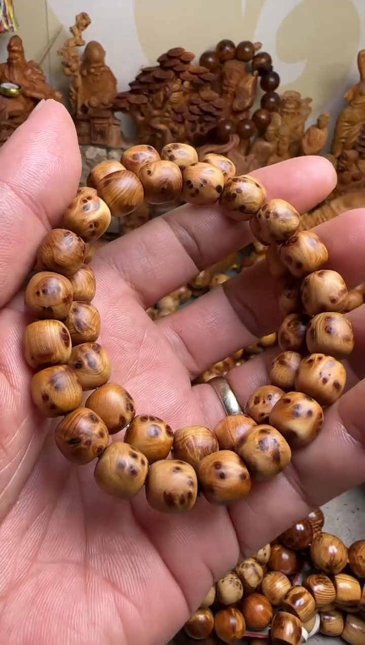 【闪购商品】柏木手串/手链崖柏爆满雀眼瘤疤10*10
