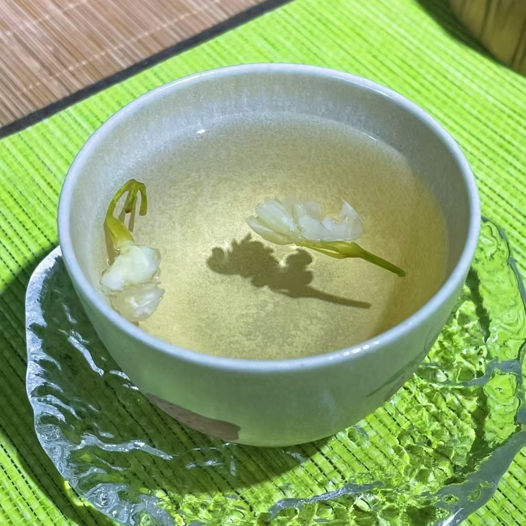 冰岛白茶 一口就爱上的冰糖甜！淡淡梅子香 喉韵清凉感