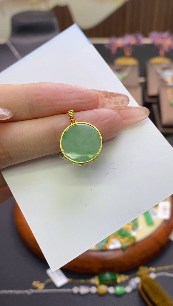 【闪购商品】翡翠颈饰18K金镶嵌净货12319