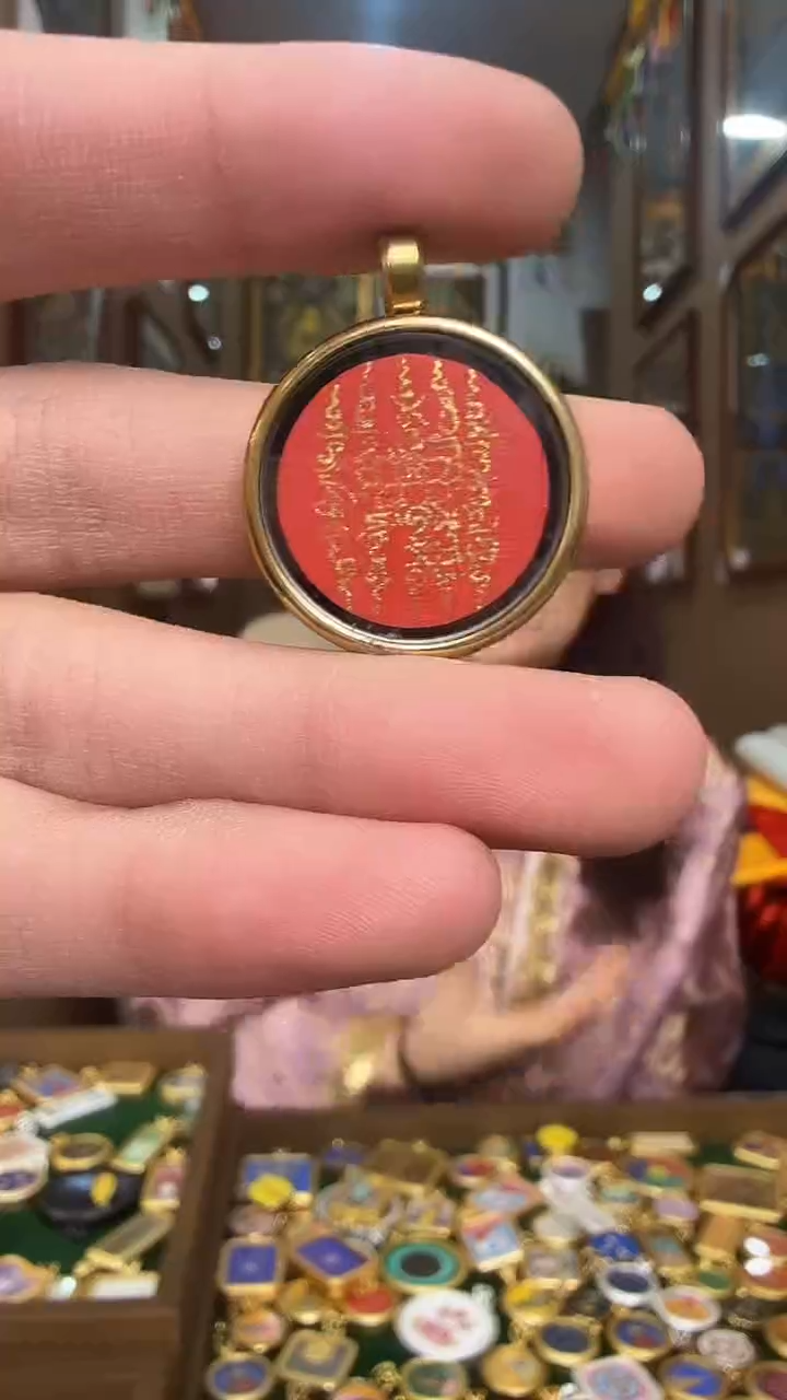 吊坠五条经书-热贡纯手绘唐卡