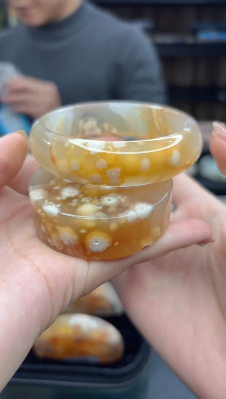 【闪购商品】石英质玉手镯未镶嵌2146（58圈赠送镯心）