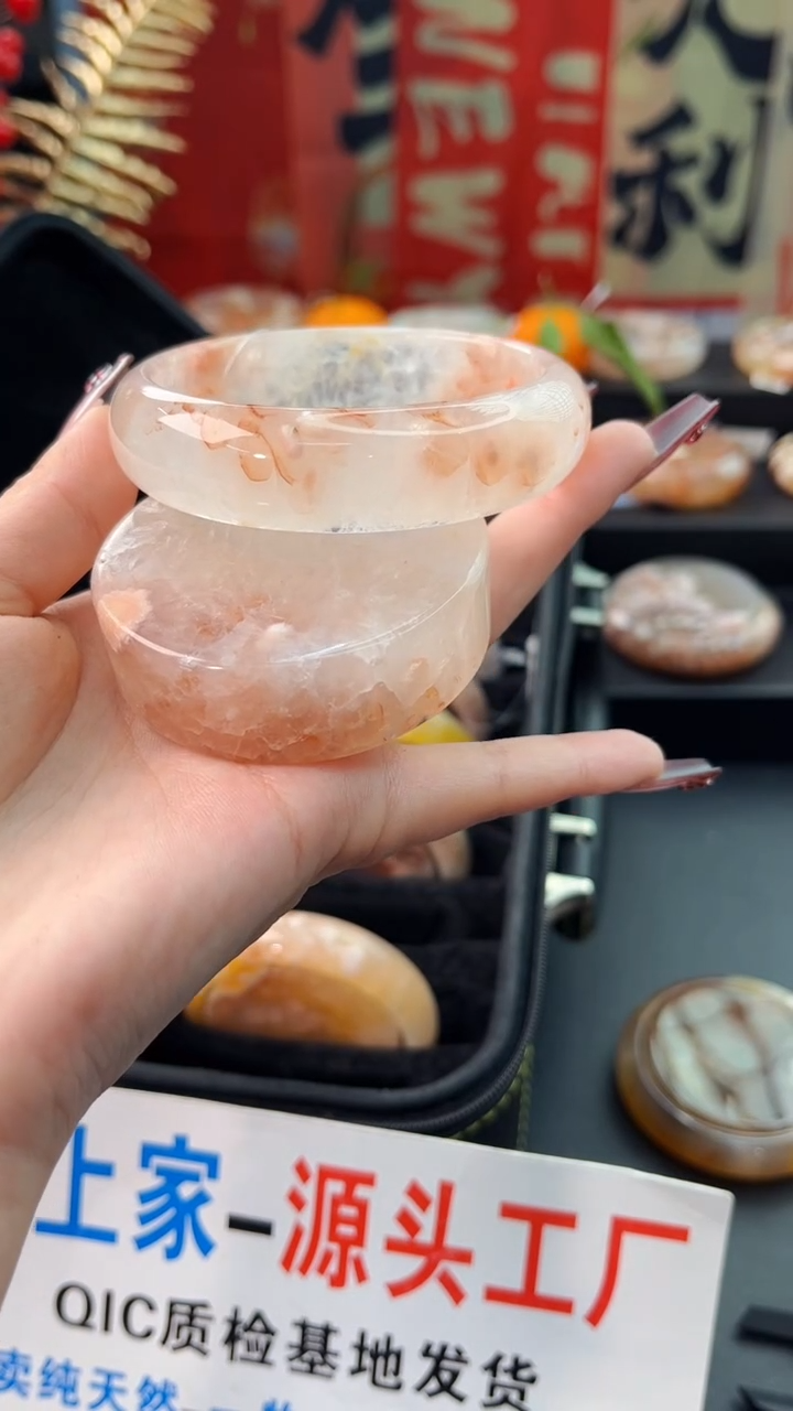 【闪购商品】石英质玉手镯未镶嵌赠送镯心（60圈口