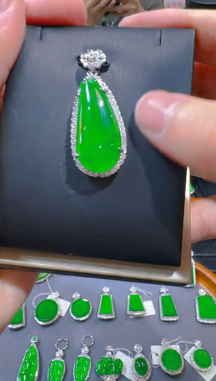 翡翠银S925镶嵌吊坠(赠链)天然a货翡翠