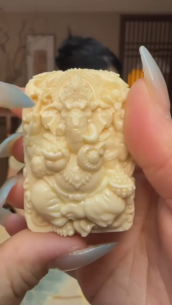 珐琅足银甄选好物 I牙牙象神雕刻牌子
