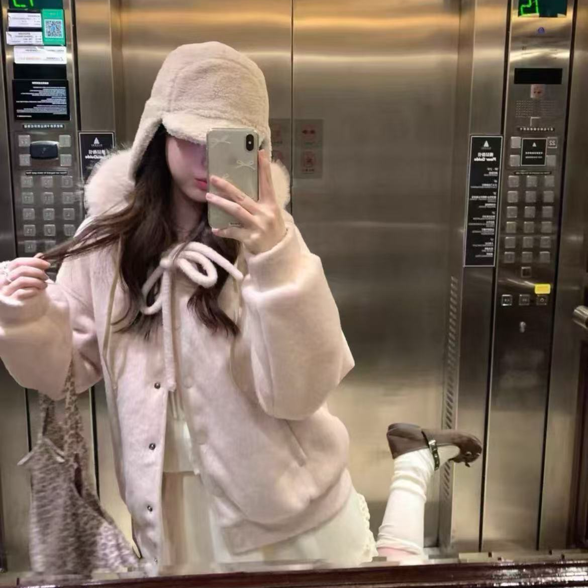 【燕麦暖绒 】蝴蝶结绑带大毛领连帽外套冬女夹棉加厚毛呢上衣