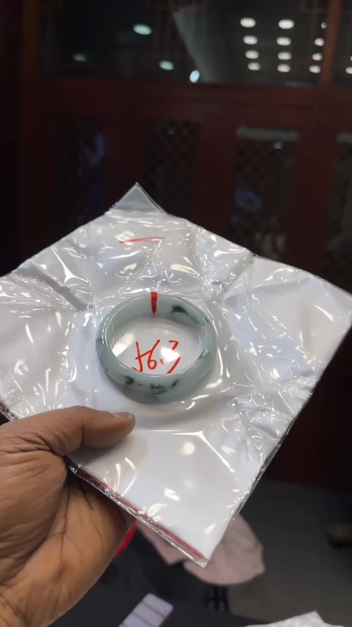 【闪购商品】翡翠手镯未镶嵌手镯微瑕