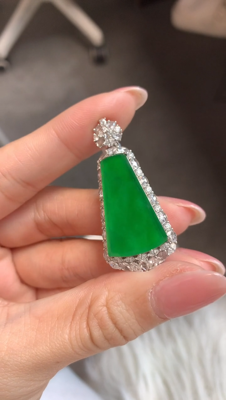 【闪购商品】翡翠吊坠(不含链)18K金镶嵌D40