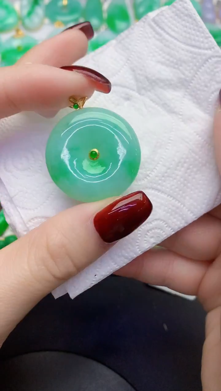 颈饰18K金镶嵌翡翠缅甸天然翡翠a货