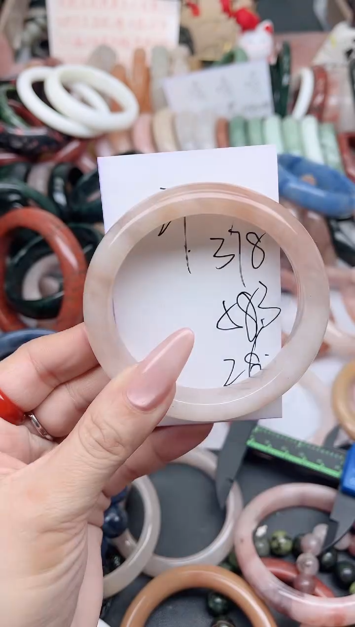 未镶嵌手镯石英质玉378