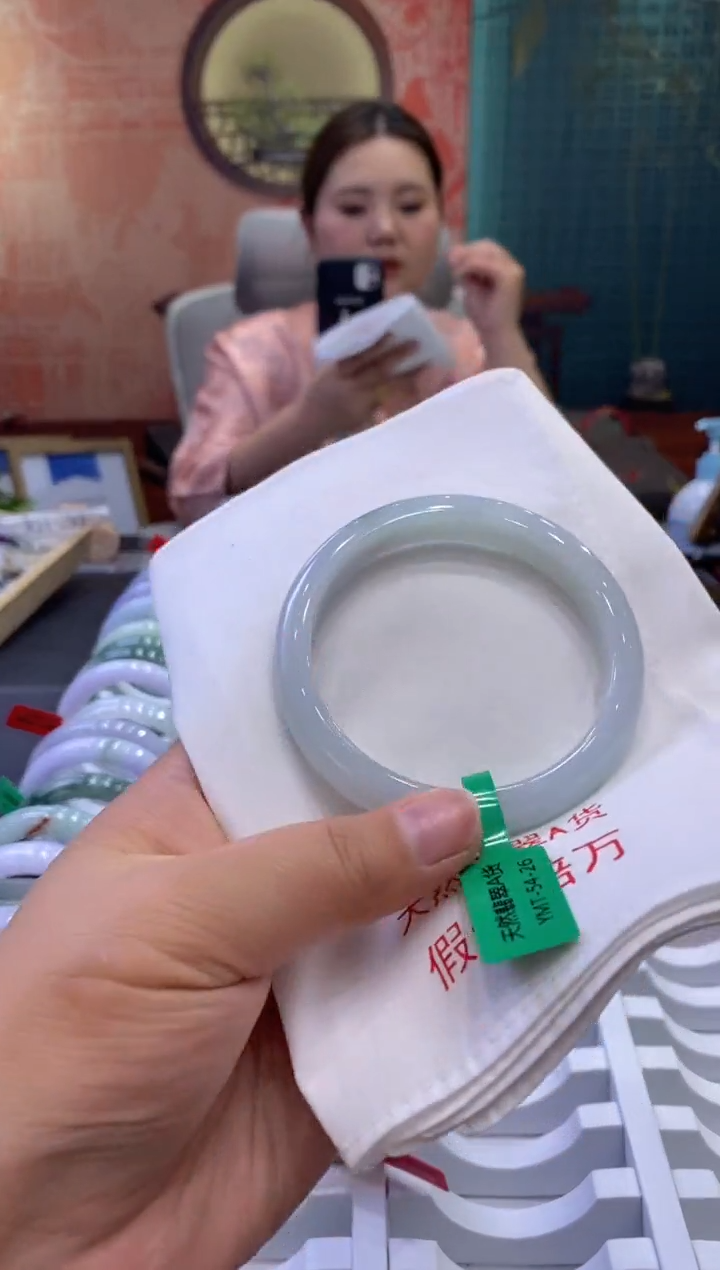 【闪购商品】翡翠手镯未镶嵌多人0003476
